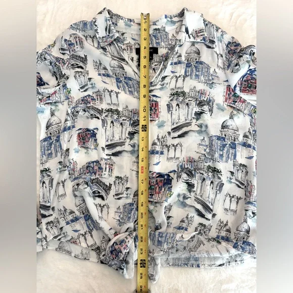 Karen Kane White & Blue Printed Blouse, Old World Vibes, Cathedrals- size XL - Picture 13 of 13